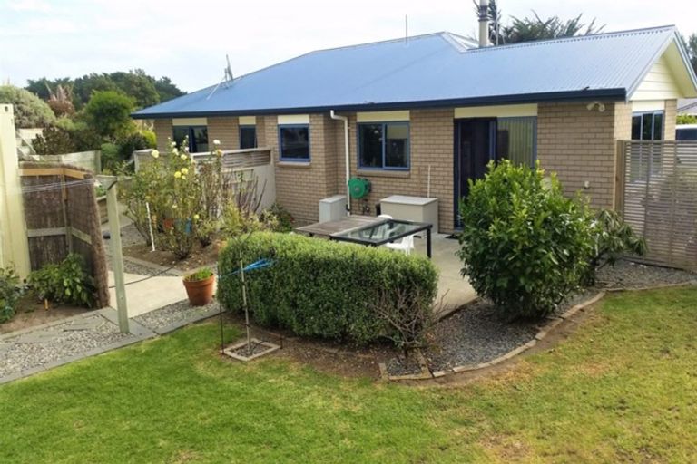 Photo of property in 9 Byron Brown Place, Otaki Beach, Otaki, 5512