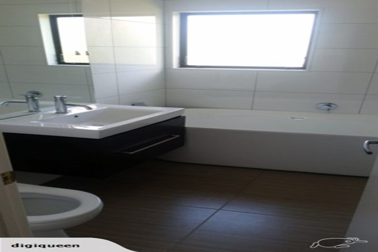 Photo of property in 1/32 Killarney Avenue, Torbay, Auckland, 0630