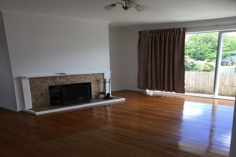 Photo of property in 3155 Great North Road, New Lynn, Auckland, 0600