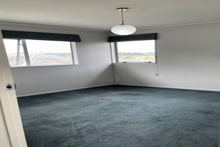 Photo of property in 106 Sturges Road, Henderson, Auckland, 0612