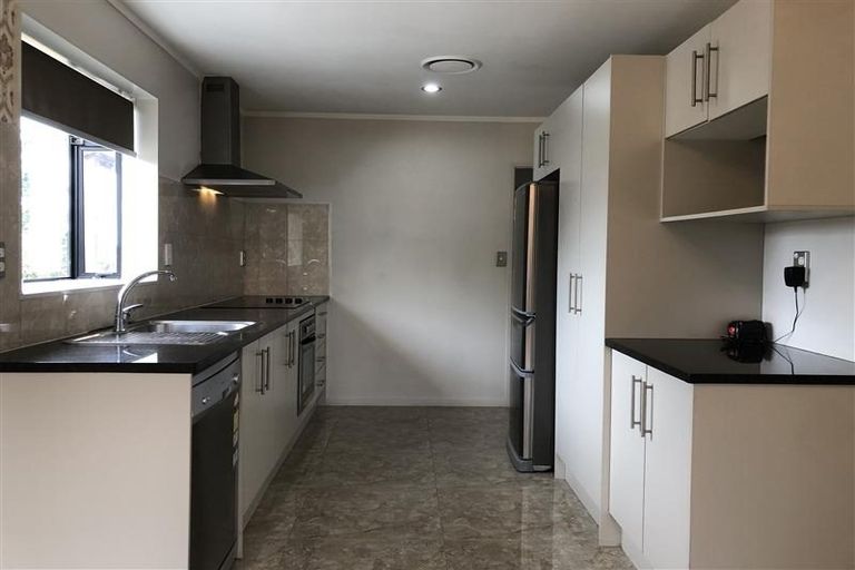 Photo of property in 17 Crail Court, Totara Heights, Auckland, 2105