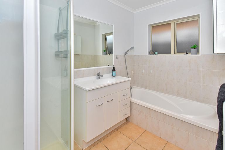 Photo of property in 8 Wairere Road, The Gardens, Auckland, 2105