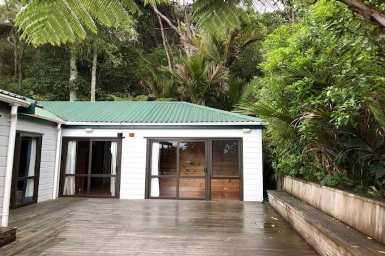 Photo of property in 25 Emlyn Place, Torbay, Auckland, 0630