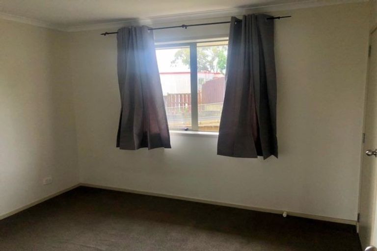 Photo of property in 10 Dorrit Lane, Howick, Auckland, 2014