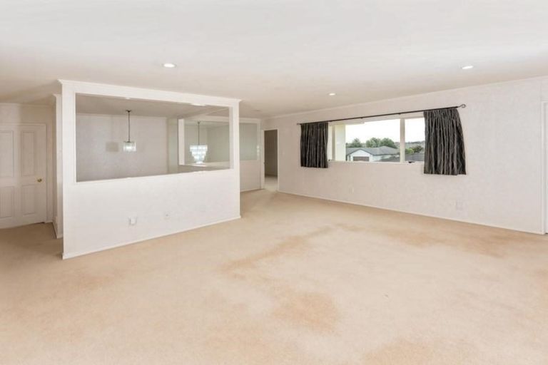 Photo of property in 22 Attymon Lane, East Tamaki, Auckland, 2016
