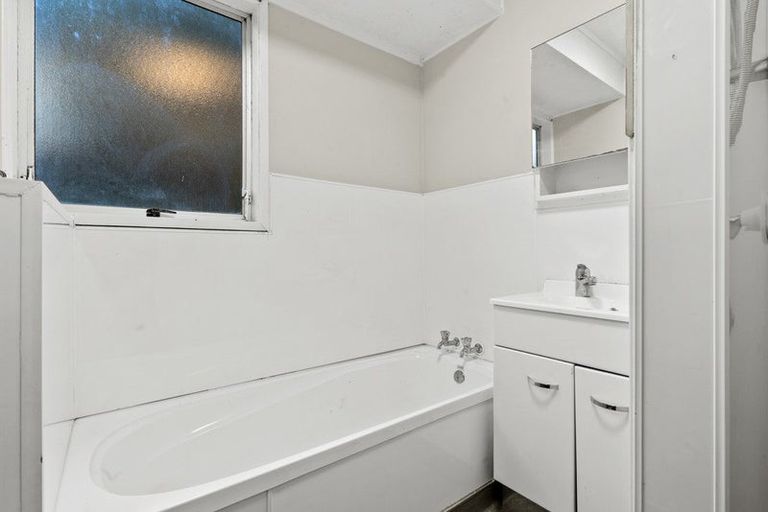 Photo of property in 11 Chrisarda Place, Red Hill, Papakura, 2110