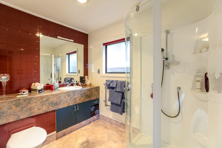 Photo of property in 4 Cannon Street, Westown, New Plymouth, 4310