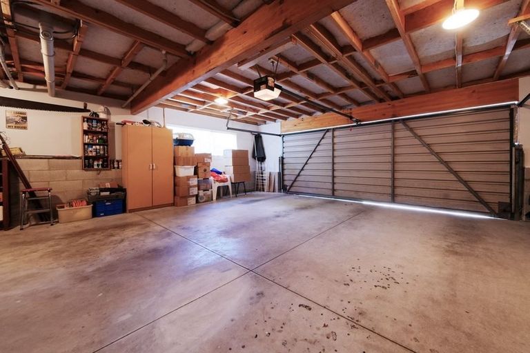 Photo of property in 4 Gala Place, Henderson, Auckland, 0612