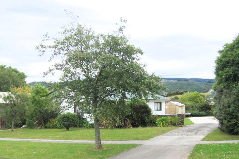 Photo of property in 95 Norana Road, Timberlea, Upper Hutt, 5018