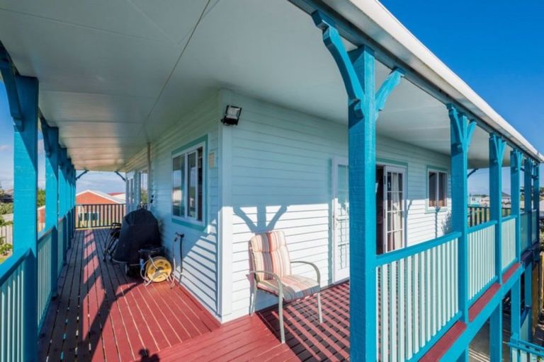 Photo of property in 9 Sylvia Way, Te Horo Beach, Otaki, 5581