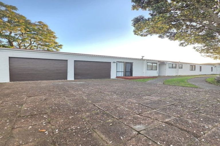 Photo of property in 14 Waimana Road, Conifer Grove, Takanini, 2112