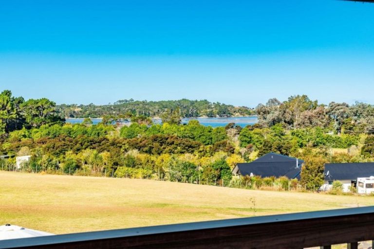 Photo of property in 28a Old Waipu Road, Mangawhai, 0505