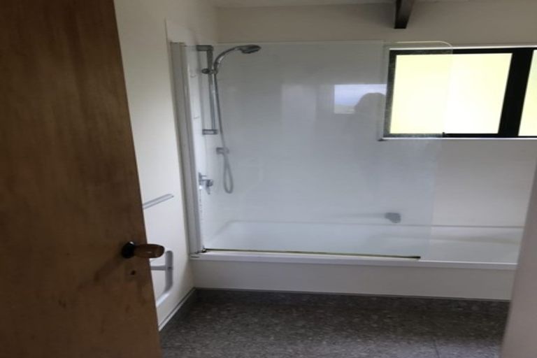 Photo of property in 17 Shastri Terrace, Khandallah, Wellington, 6035