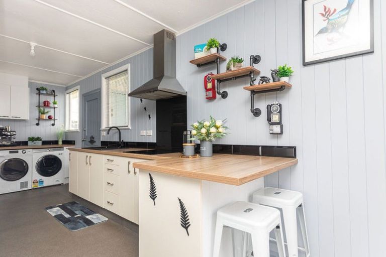 Photo of property in 881 Cowper Road, Dannevirke, 4976