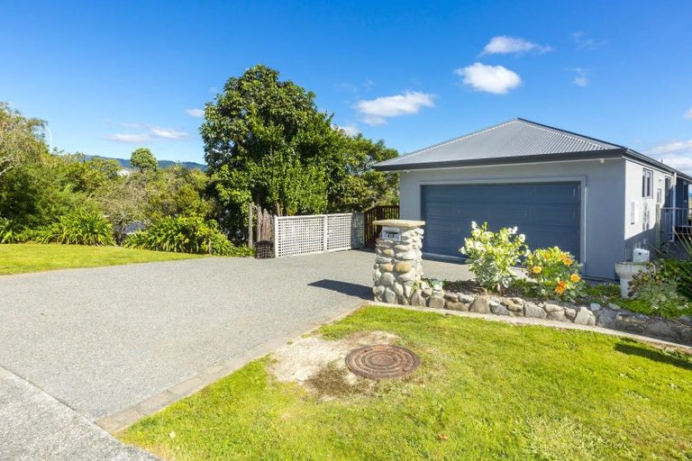 Photo of property in 3 Sunnyview Drive, Brown Owl, Upper Hutt, 5018