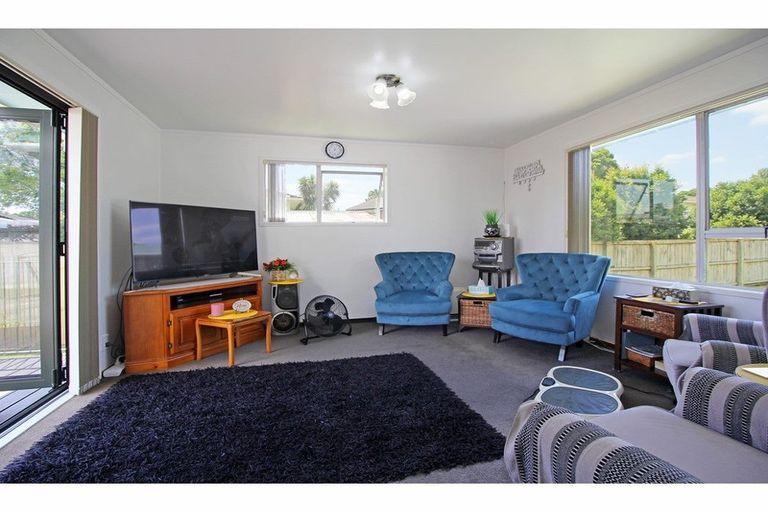 Photo of property in 130 Mahia Road, Wattle Downs, Auckland, 2103