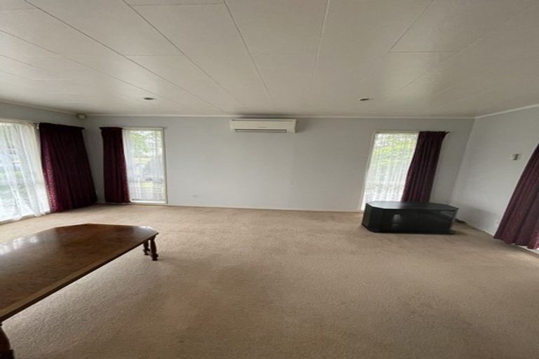 Photo of property in 14 Westhaven Grove, Takaro, Palmerston North, 4412
