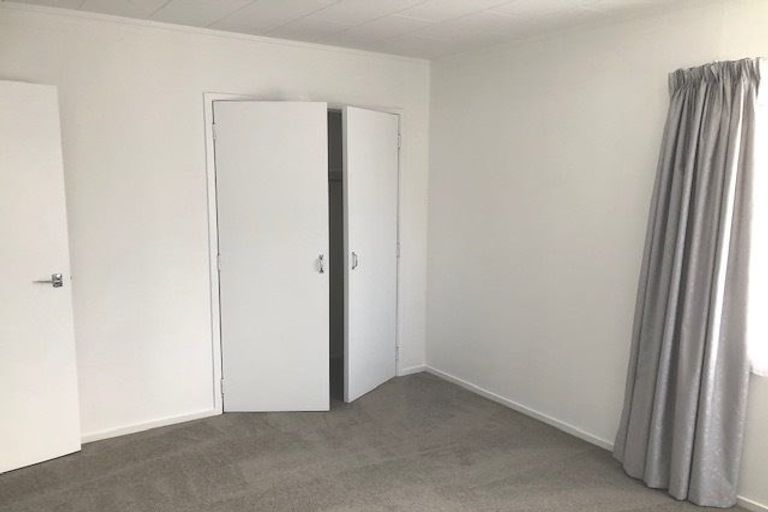 Photo of property in 21 Ranui Avenue, Ranui, Auckland, 0612