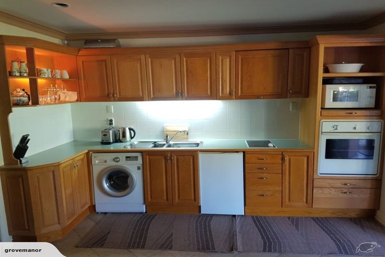 Photo of property in 8 Faith Grove, Greenhithe, Auckland, 0632