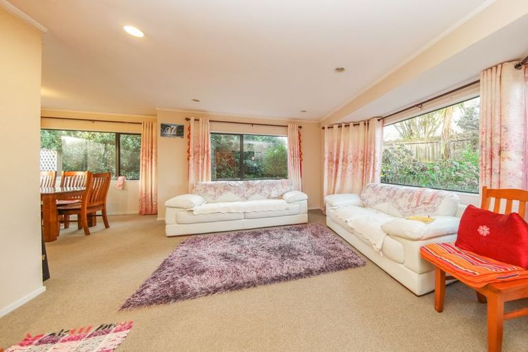 Photo of property in 11 Chiania Place, Somerville, Auckland, 2014