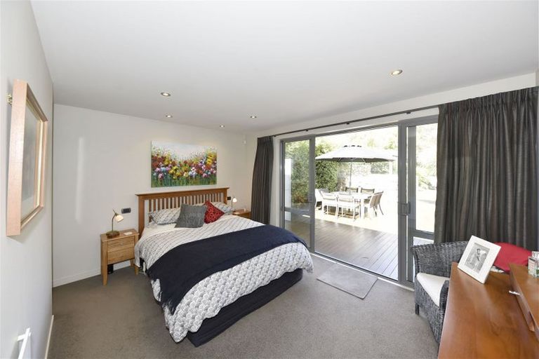 Photo of property in 27 Strowan Road, Strowan, Christchurch, 8052