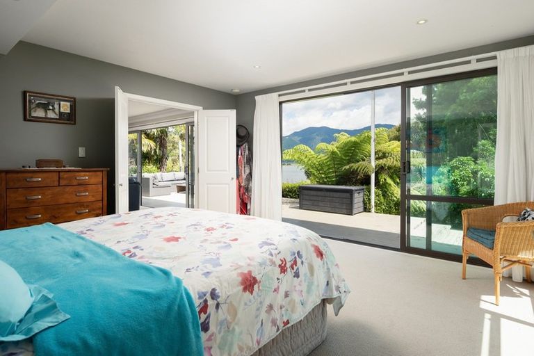 Photo of property in 135 Queen Charlotte Drive, Havelock, Picton, 7281