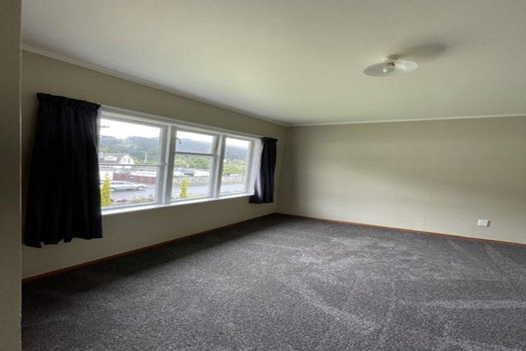 Photo of property in 2/18 Eldon Grove, Taita, Lower Hutt, 5019