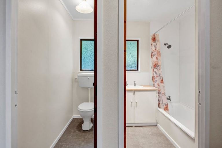 Photo of property in 2/29 Cumberland Street, Merrilands, New Plymouth, 4312