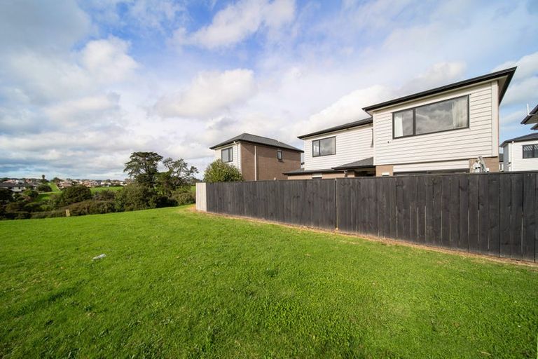 Photo of property in 6 Nga Waka Place, Mangere, Auckland, 2022