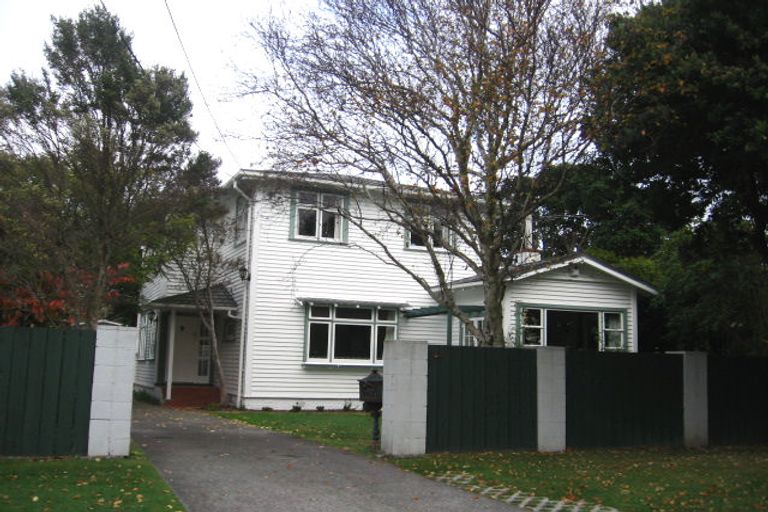 Photo of property in 26 Hinau Street, Woburn, Lower Hutt, 5010