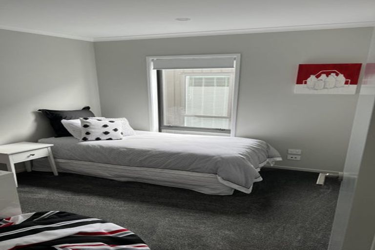 Photo of property in 10 Kapia Road, Westgate, Auckland, 0614