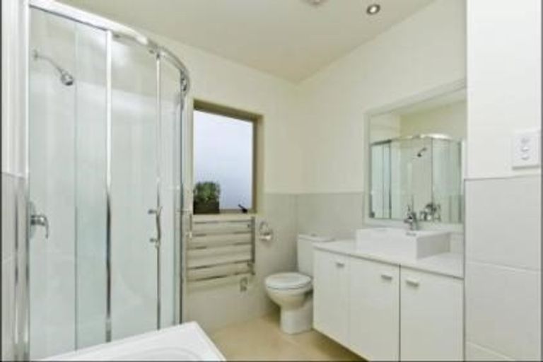 Photo of property in 6a Becroft Drive, Forrest Hill, Auckland, 0620