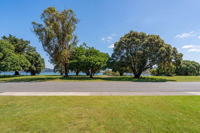 Photo of property in 75 Robinson Road, Whitianga, 3510