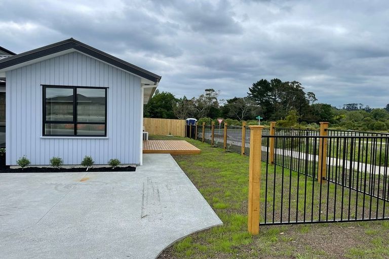 Photo of property in 2 Cutfield Lane, Kumeu, 0810