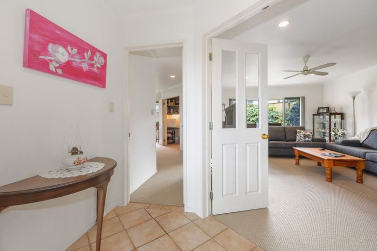 Photo of property in 10 Guernsey Place, Grandview Heights, Hamilton, 3200