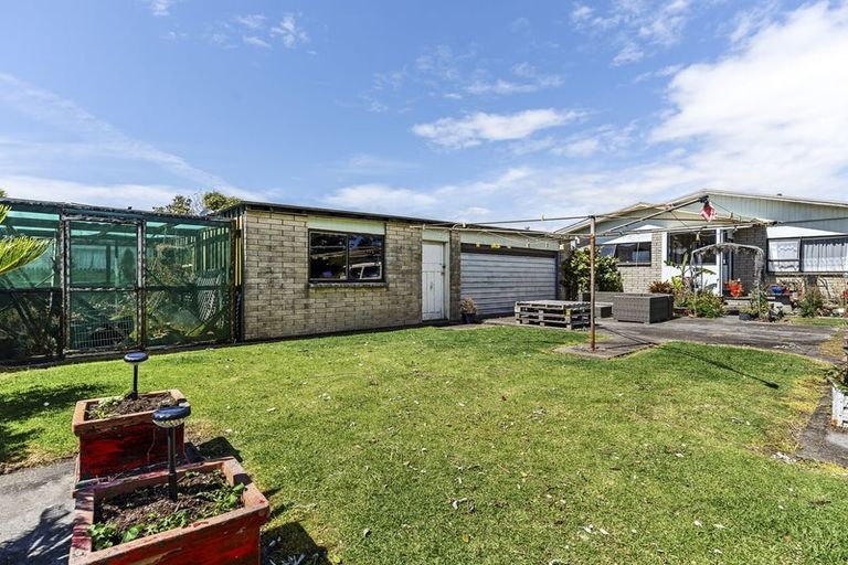 Photo of property in 70 Domett Street, Waitara, 4320