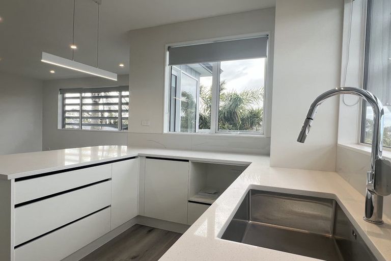 Photo of property in 319d East Coast Road, Mairangi Bay, Auckland, 0630