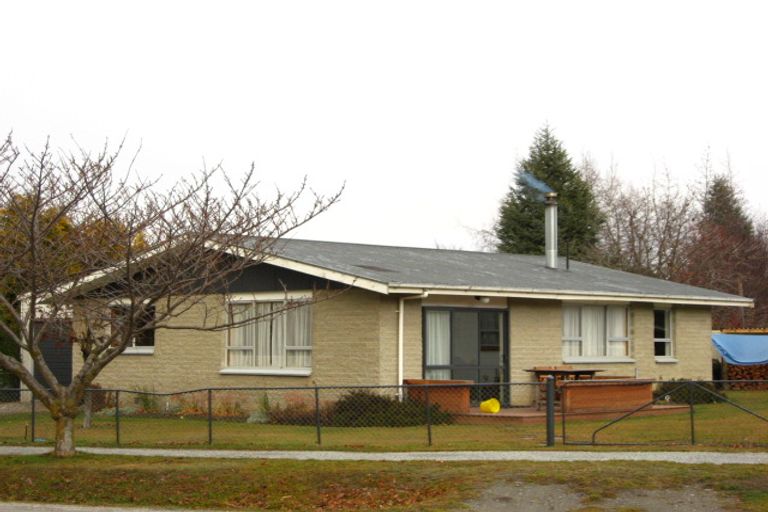 Photo of property in 8 Adamson Drive, Arrowtown, 9302