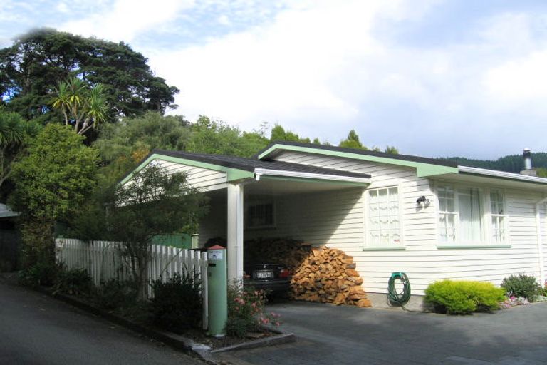 Photo of property in 22 Freemans Way, Pinehaven, Upper Hutt, 5019