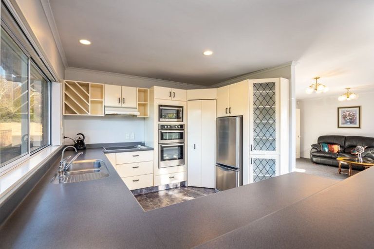 Photo of property in 3a Kinross Drive, Merrilands, New Plymouth, 4312