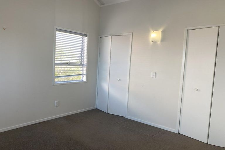 Photo of property in 43a Marellen Drive, Red Beach, 0932