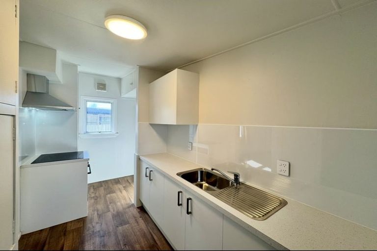 Photo of property in 146 Featherston Street, Palmerston North, 4410
