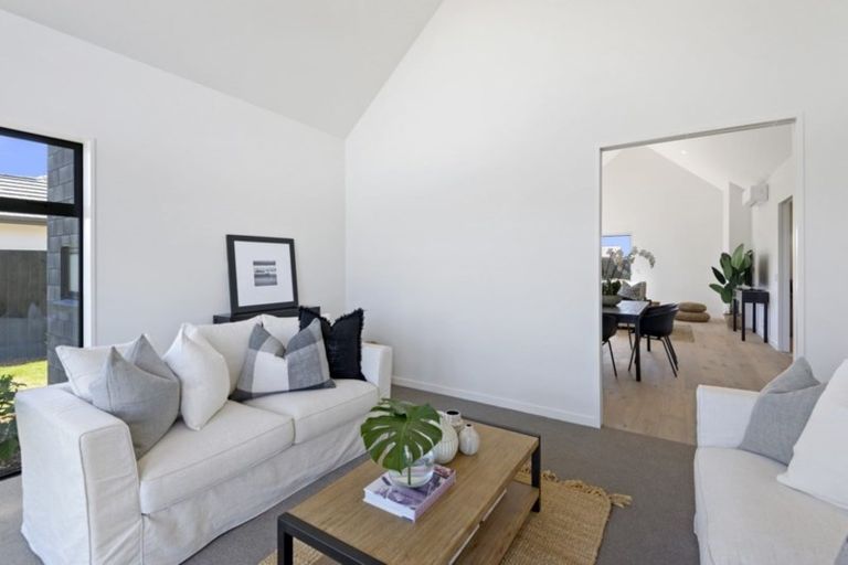 Photo of property in 17 Little Gem Road, Hornby, Christchurch, 8025