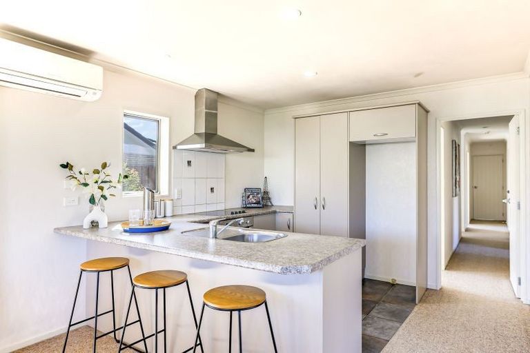 Photo of property in 18b Abergeldie Way, Cambridge, 3434