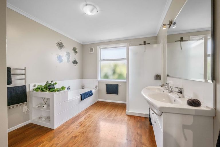 Photo of property in 74 Awanui Street, Merrilands, New Plymouth, 4312