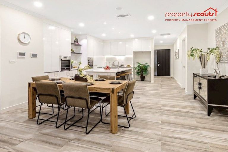 Photo of property in 19 Syd Grant Crescent, Orewa, 0931