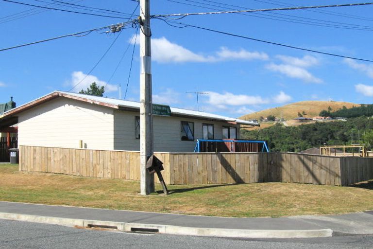 Photo of property in 2/1 Waimarama Grove, Birchville, Upper Hutt, 5018