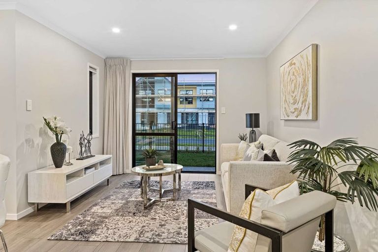 Photo of property in 76 Papatupu Way, Kumeu, 0810