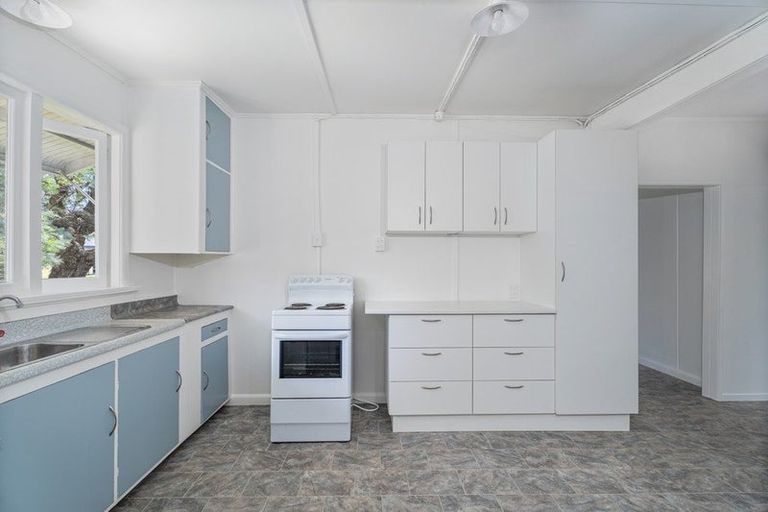 Photo of property in 24 Captain Cook Road, Cooks Beach, Whitianga, 3591