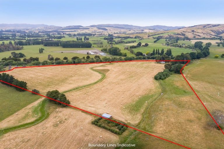 Photo of property in 77 Taumata Island Road, Taumata Island, Carterton, 5792